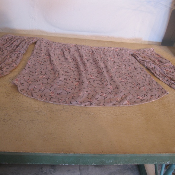 Don't Ask Why Off the Shoulder Crop Top Italy - Picture 4 of 4